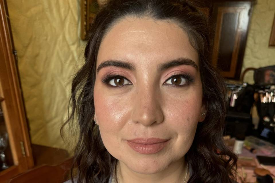 Maquillaje y peinado invitada