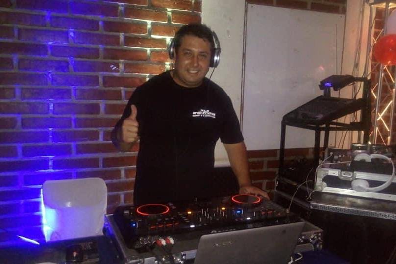 El DJ