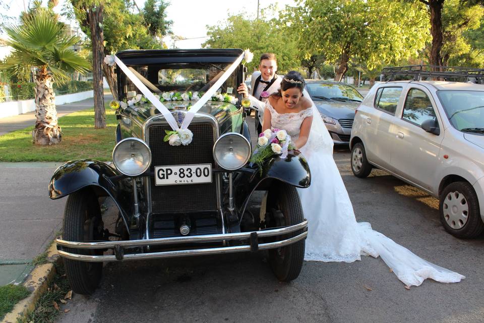 Novios en burrita