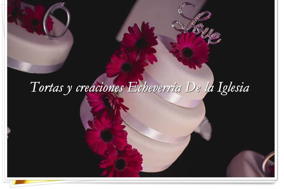 Torta con gerberas naturales