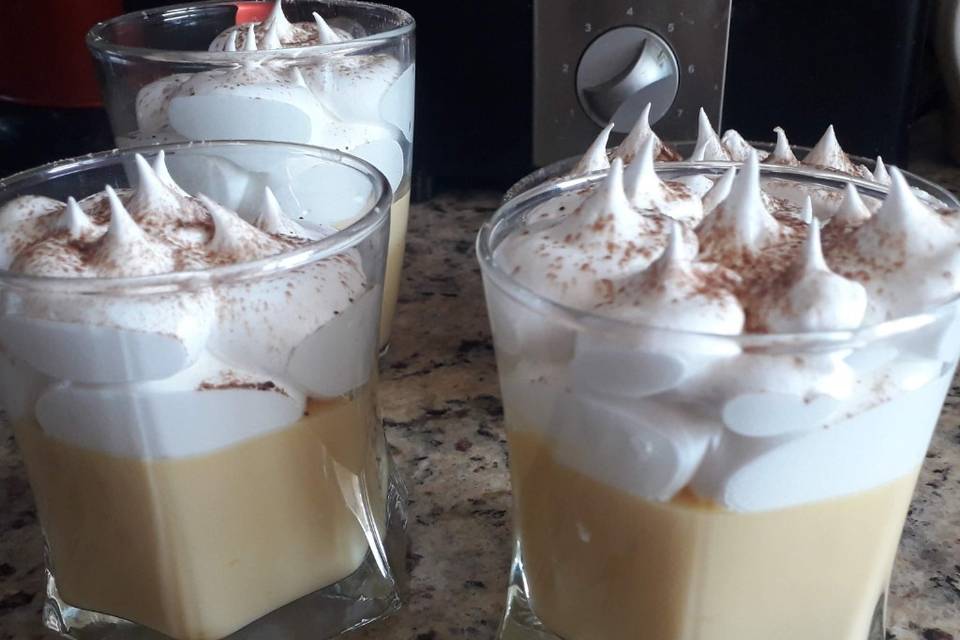 Postres suspiro limeño