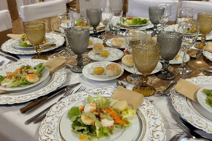 Mesa y Decoración