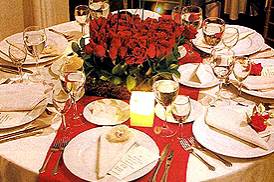 Centro de mesa con rosas rojas