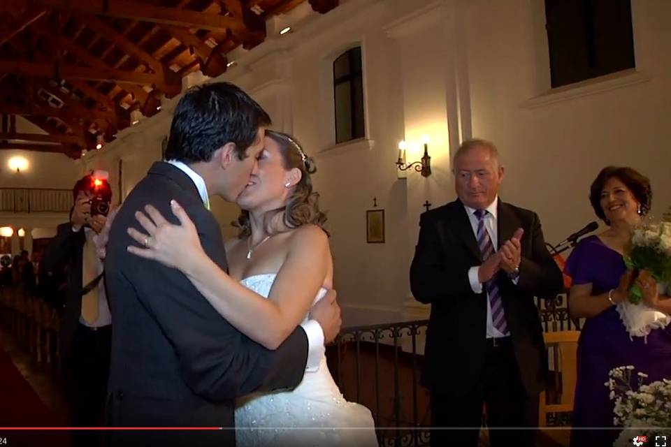 Puede besar a la novia