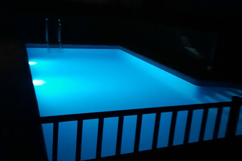 Piscina iluminada