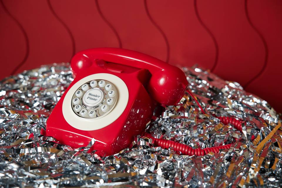Teléfono para dejar mensajes en color rojo