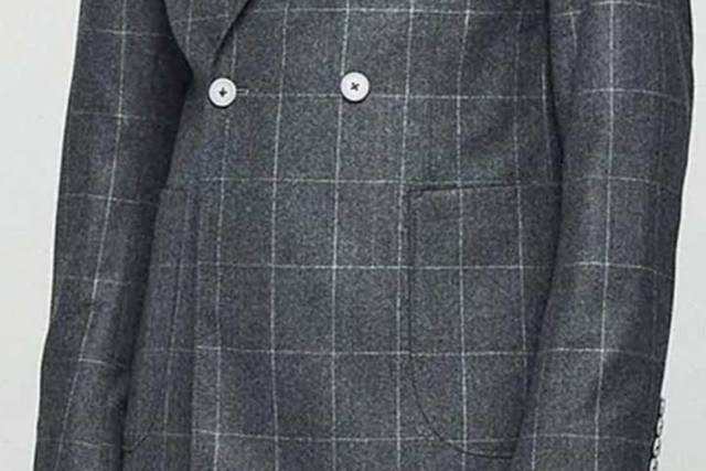 Traje diseño cruzado
