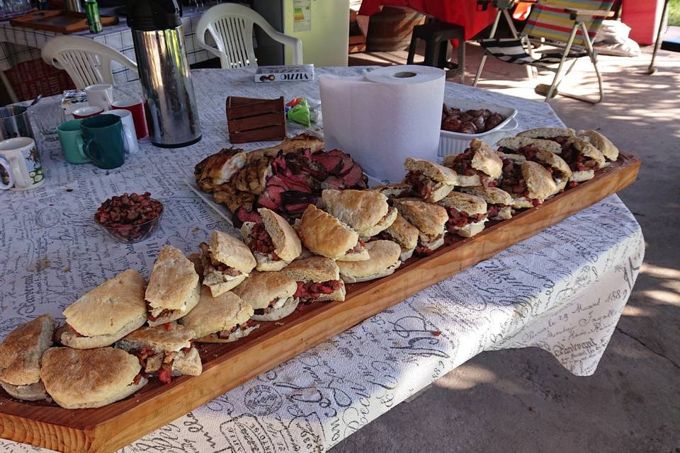 Tapaditos en pan amasado