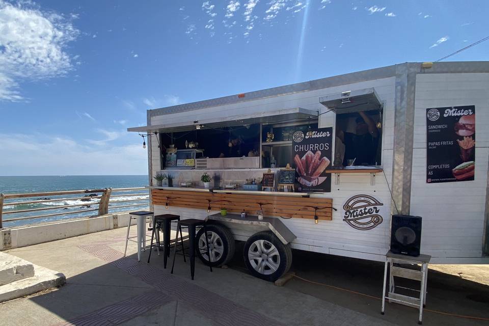 Foodtruck en Playa Amarilla