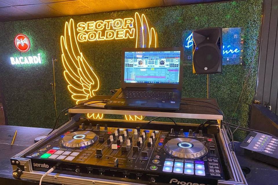 Dj y audiovisuales