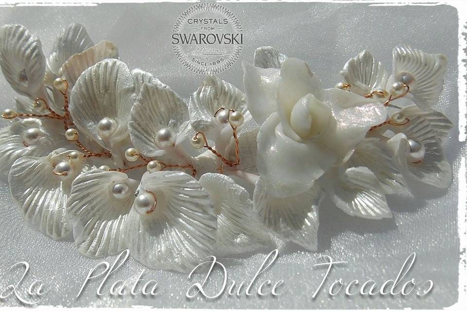 Flores porcelana y perlas swar