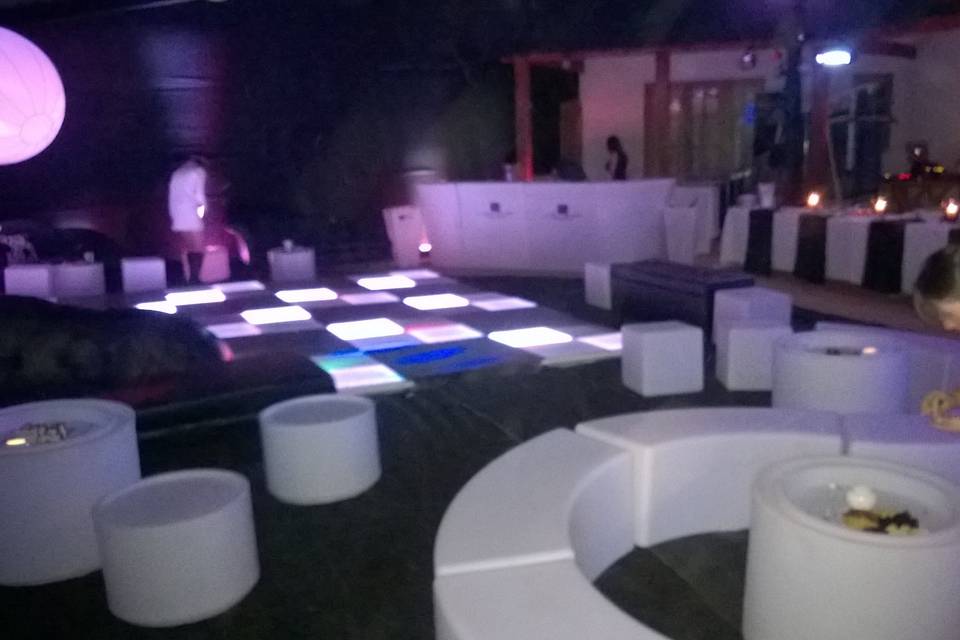 Lounge led, pista y bar