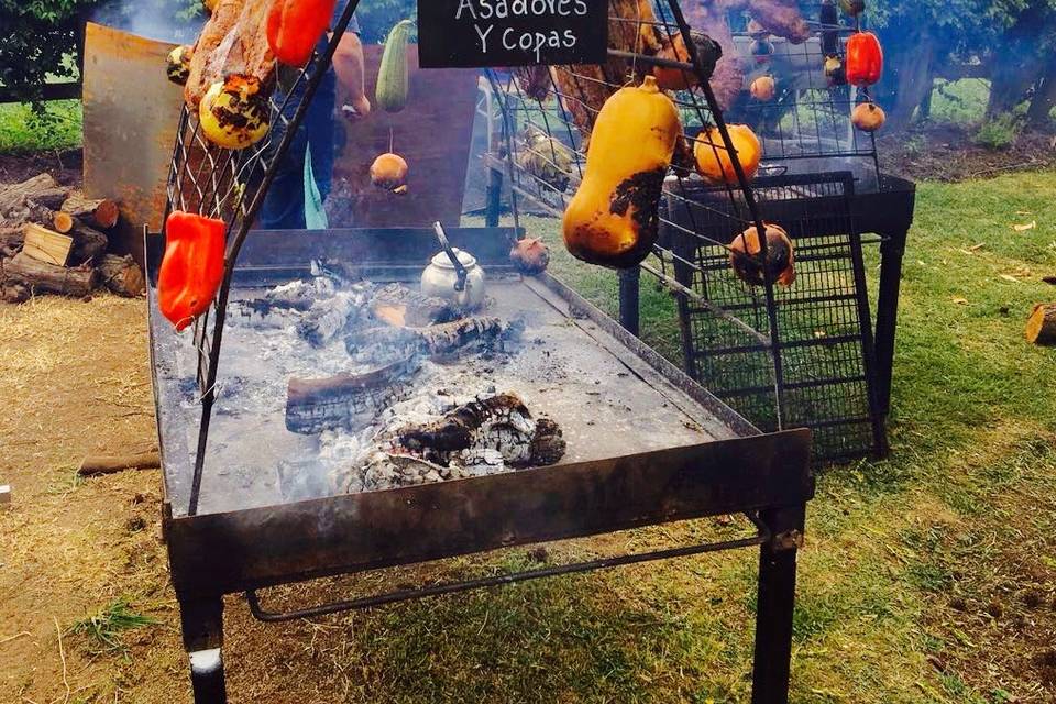 Carnes en jaula a la leña