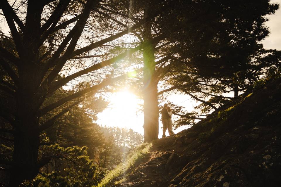 Novios en el atardecer