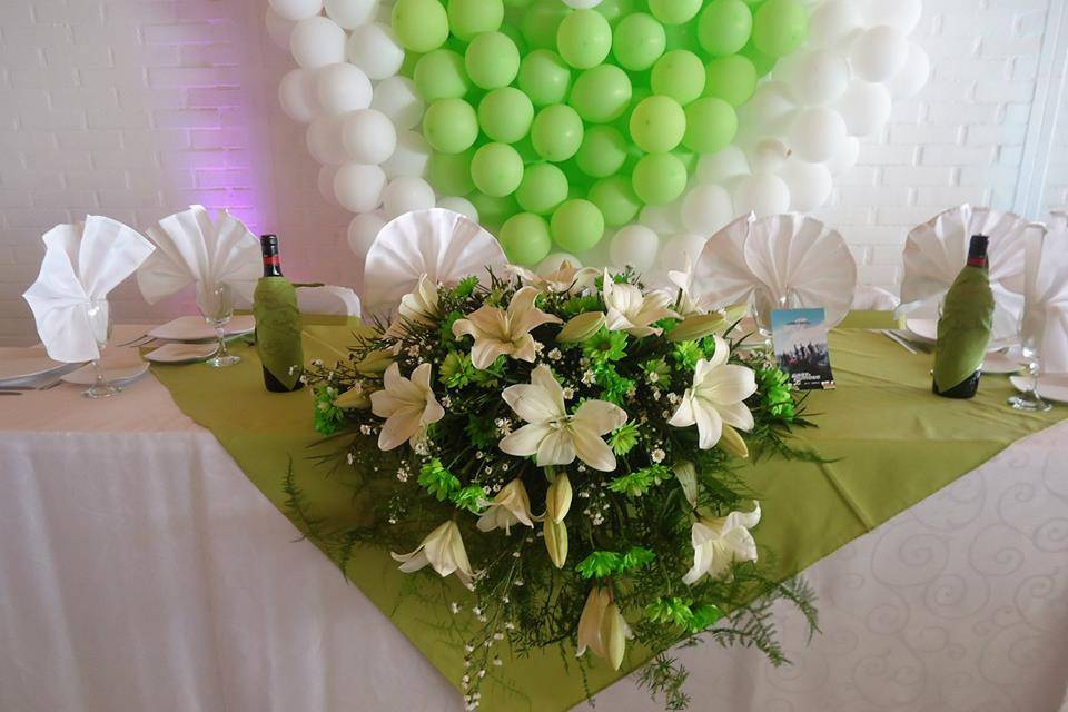 Mesa decorada para Novios