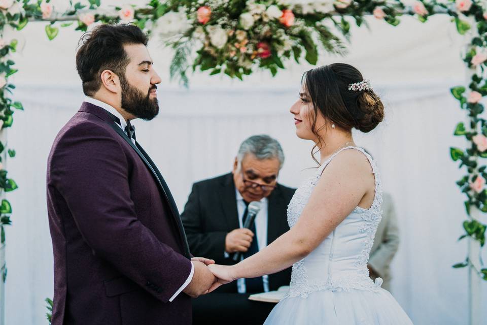 Novios en su ceremonia civil