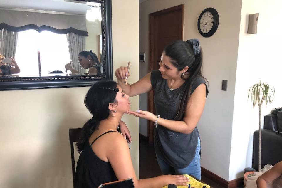 Maquillaje y peinado a domicilio