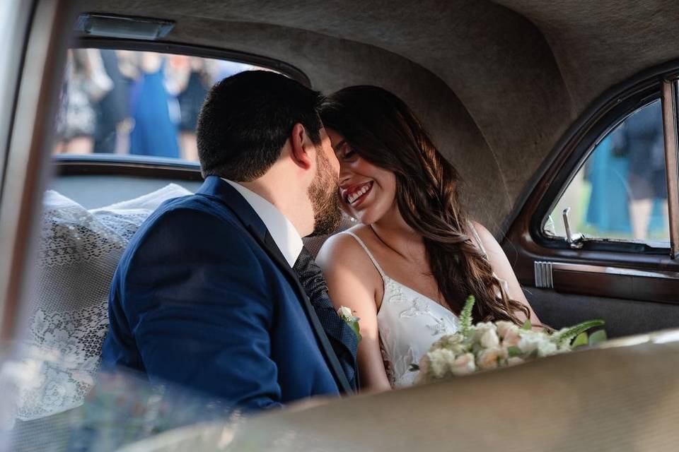 Pareja en el auto