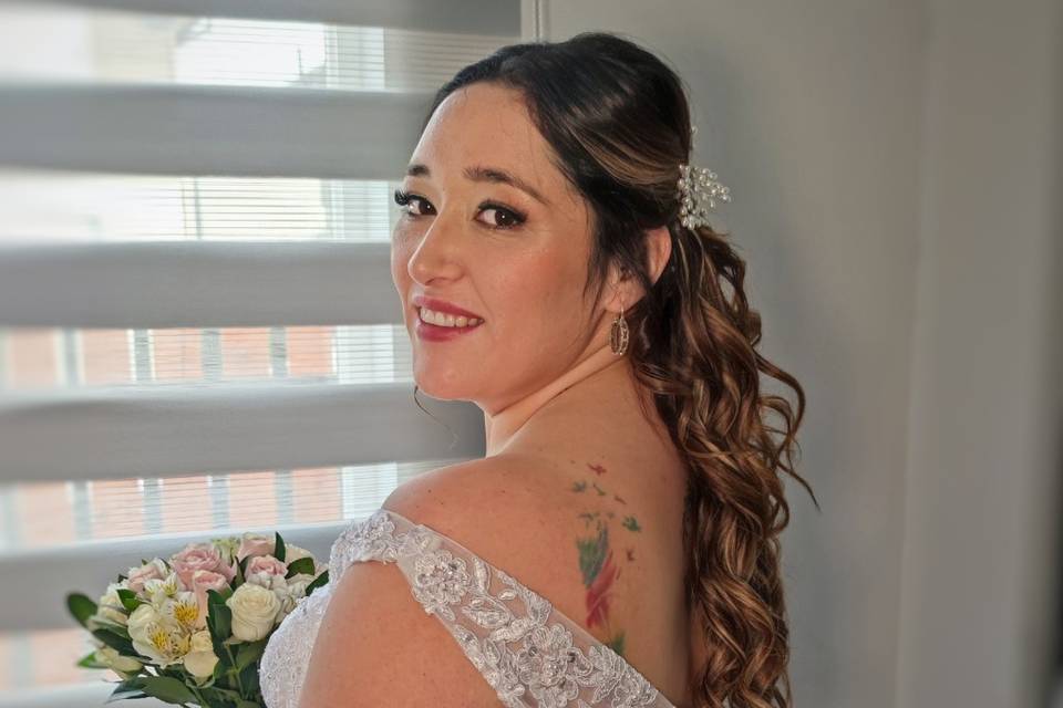 Maquillaje y peinado Novia