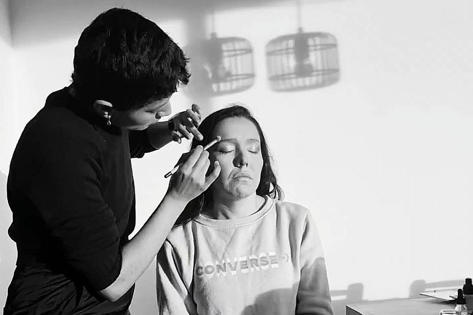 Servicio maquillaje social