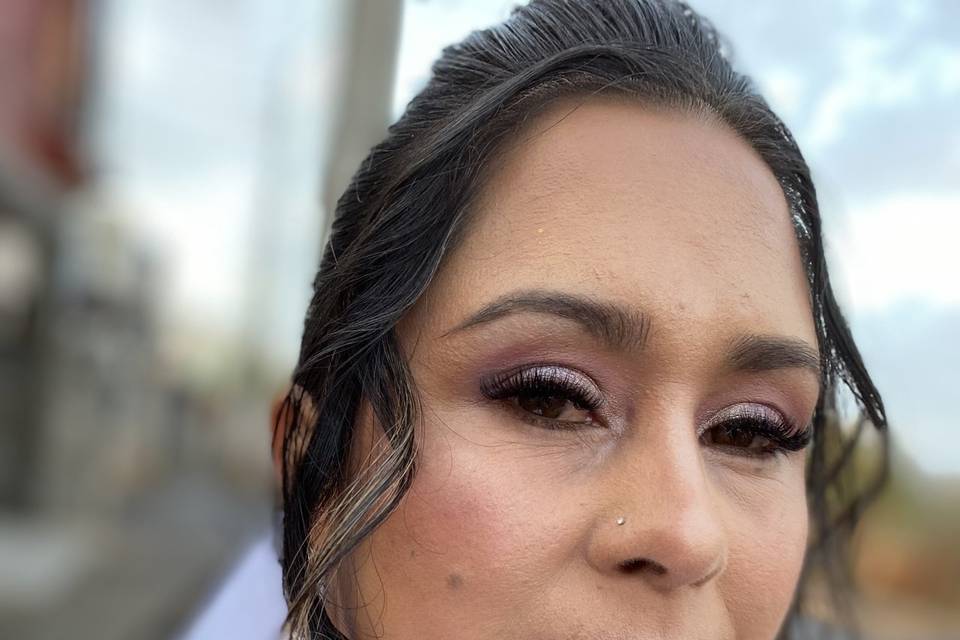 Maquillaje y peinado