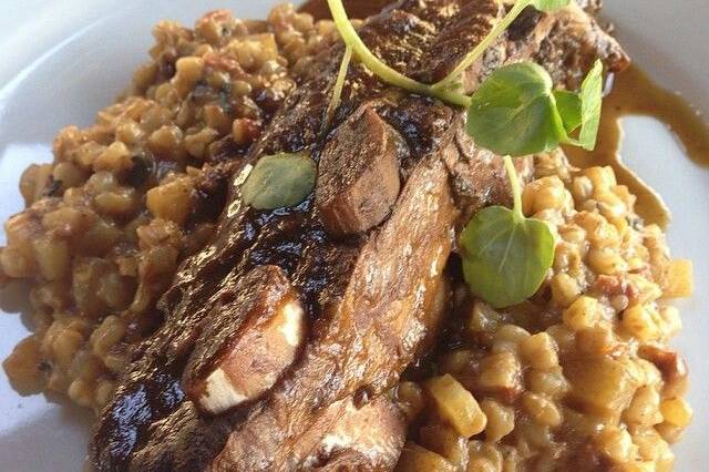 Risotto de mote con costillar