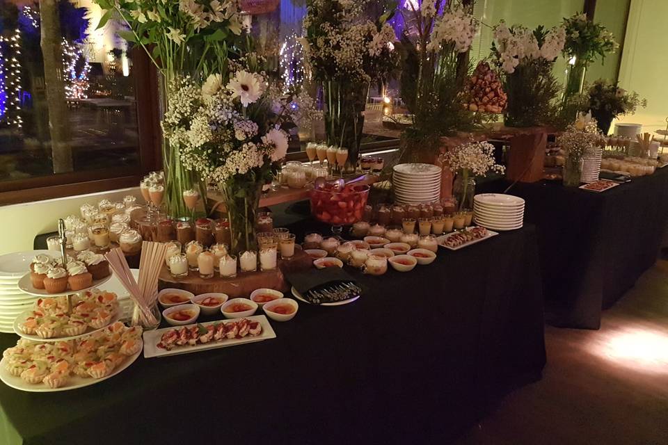 Buffet de postres matrimonio