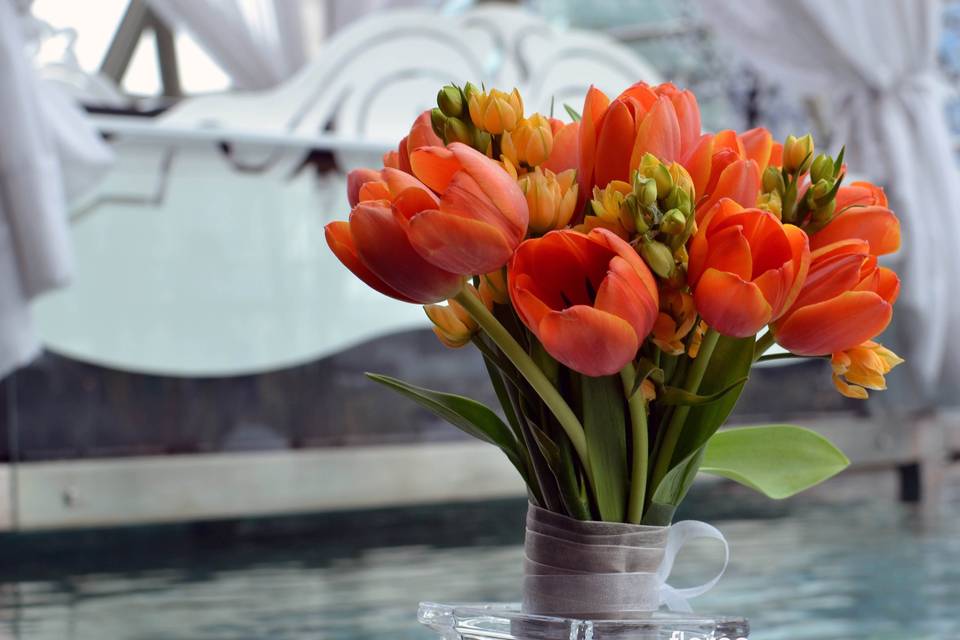 Ramo tulipanes y silvestre