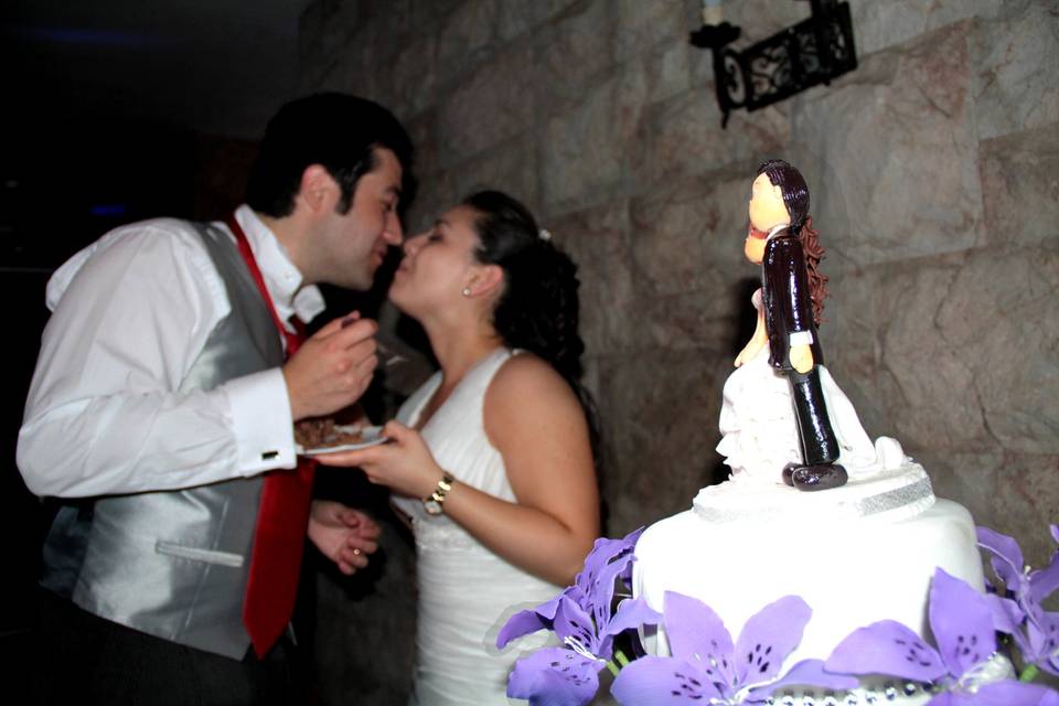 Novios y torta