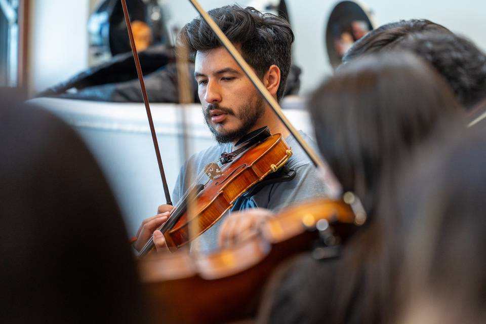 Álvaro Guzmán - Violín