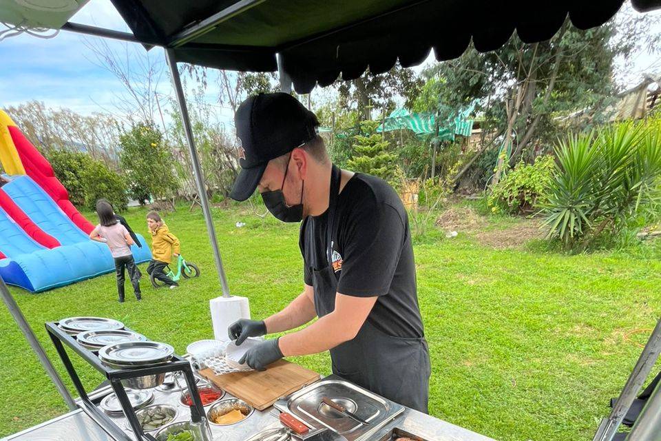 Preparando cheeseburguer