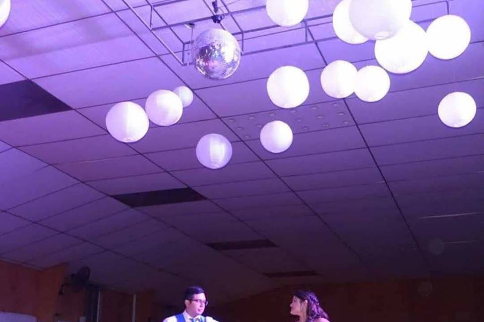 Novios bailando