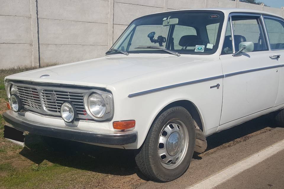 Volvo 142 en blanco