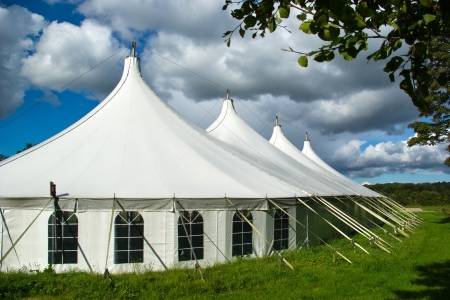 Bodas y carpa