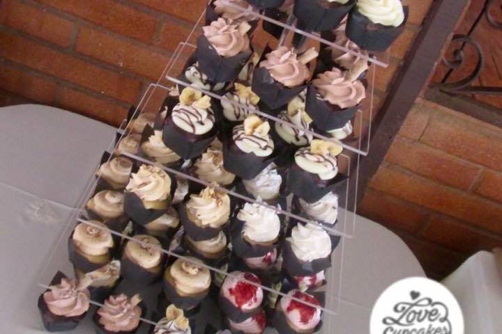 Cupcakes y mini torta