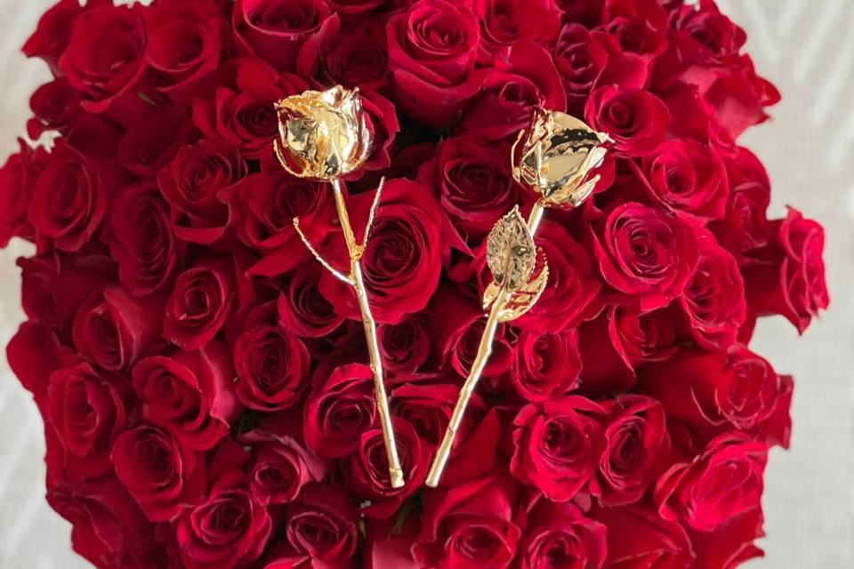 Rosas bañadas en oro 24k