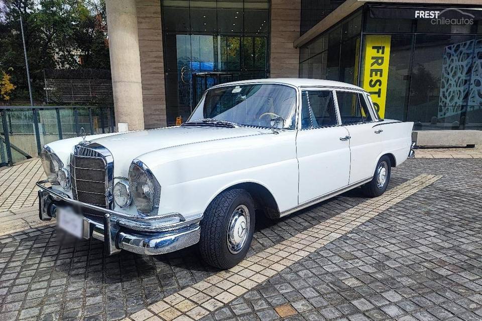 Mercedes-Benz 220s 65'