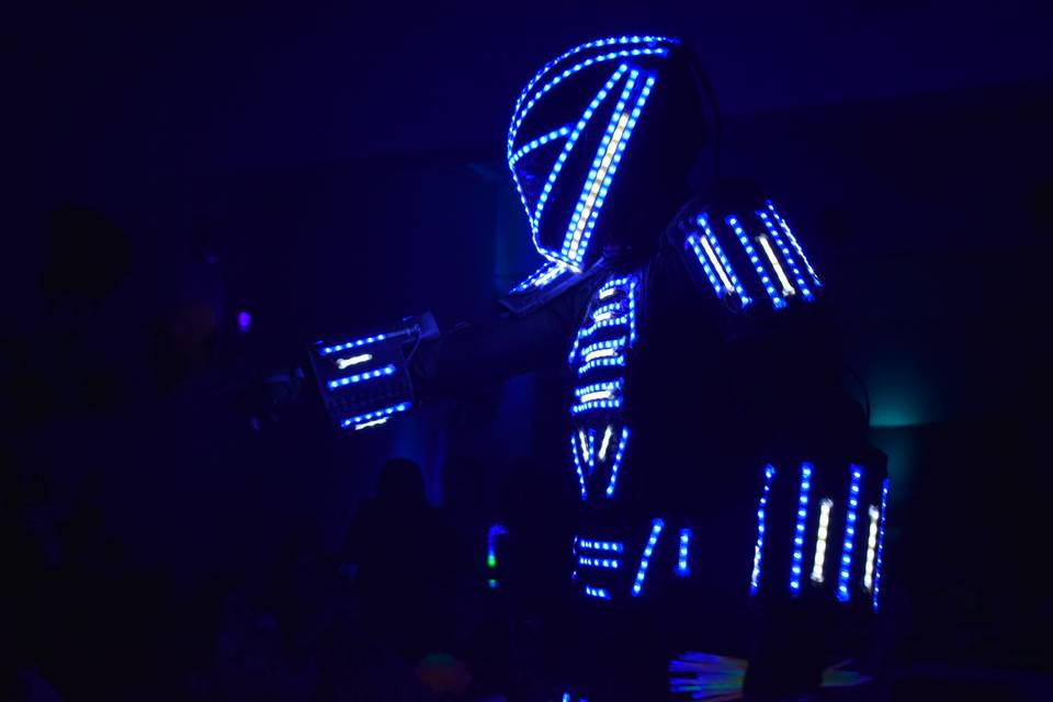 Robots led para animar fiesta