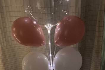 Pedestal luz con globos