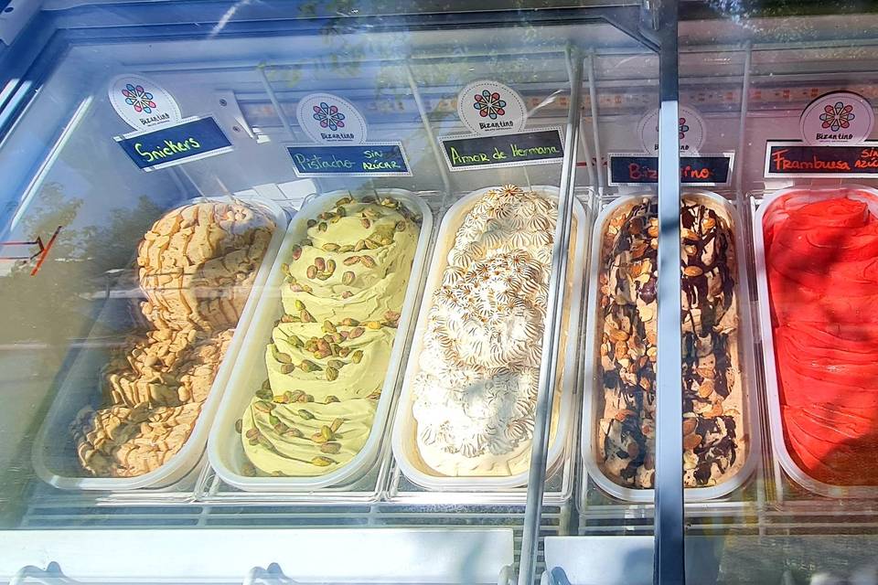Sabores de helados decorados