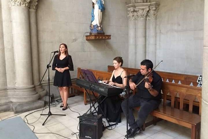 Soprano, violín y piano