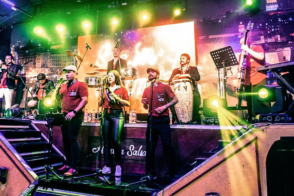 Grupo musical de salsa