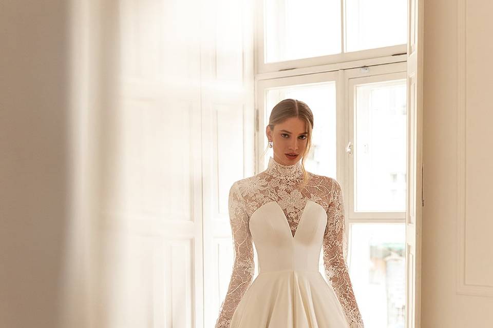 Helly By Eva Lendel