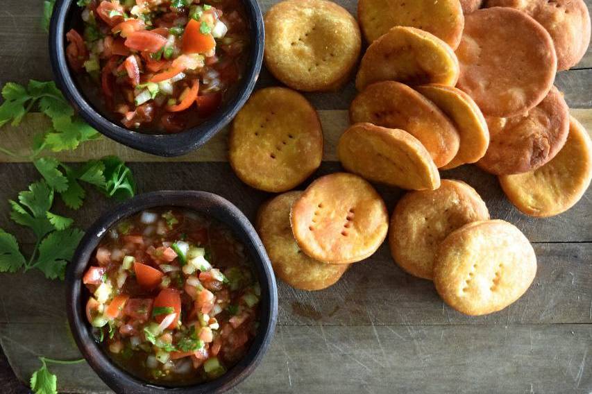 Sopaipillas c/ pebre Tu Bocado