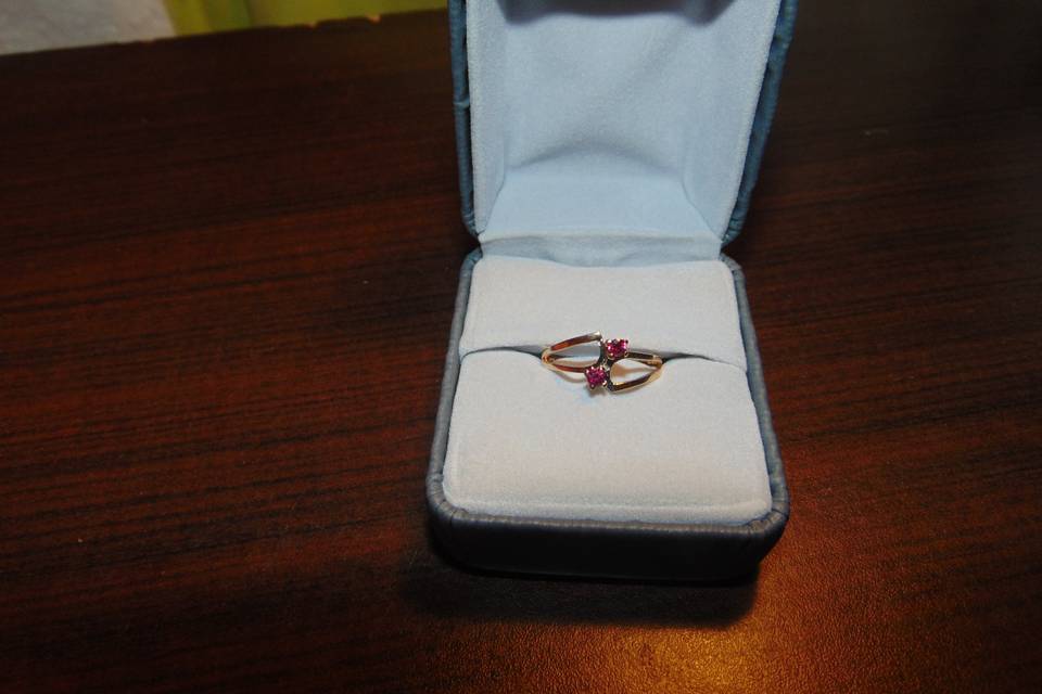 Anillo, rubí