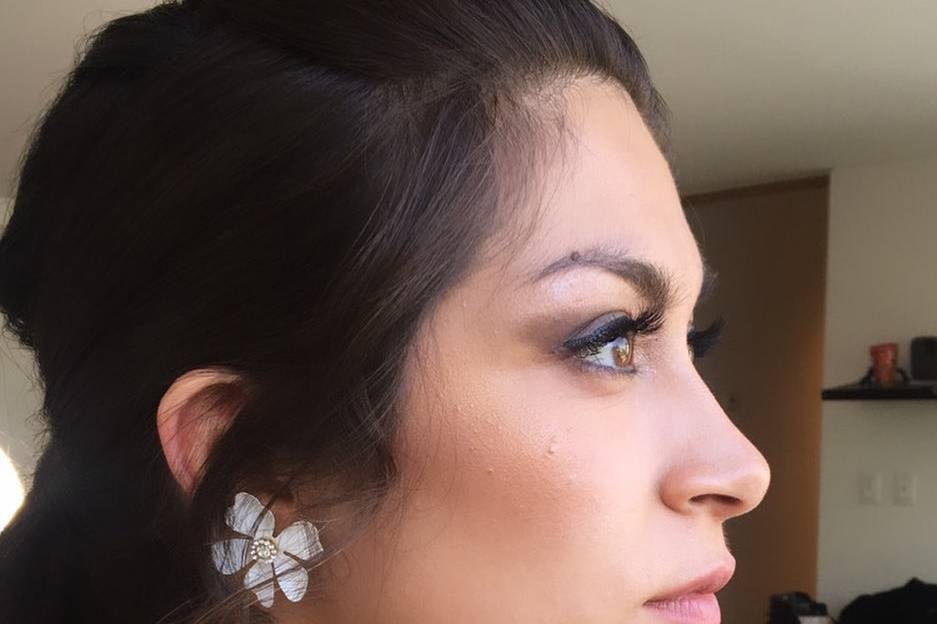 Maquillaje y peinado novia