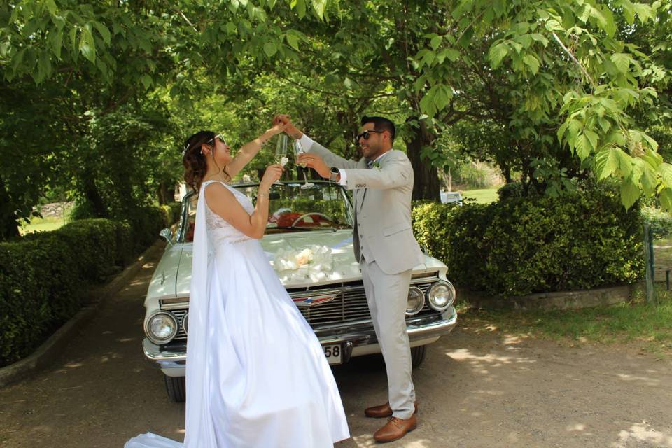 Novios en Auto Clásico