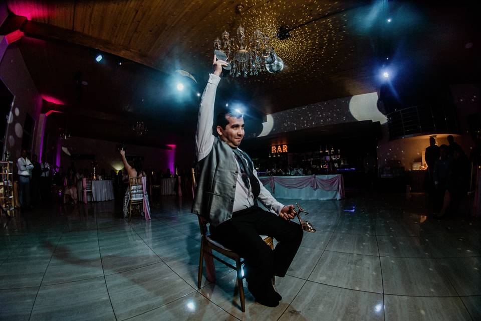 Cristian en plena boda