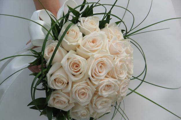 Ramo novia de rosas blancas