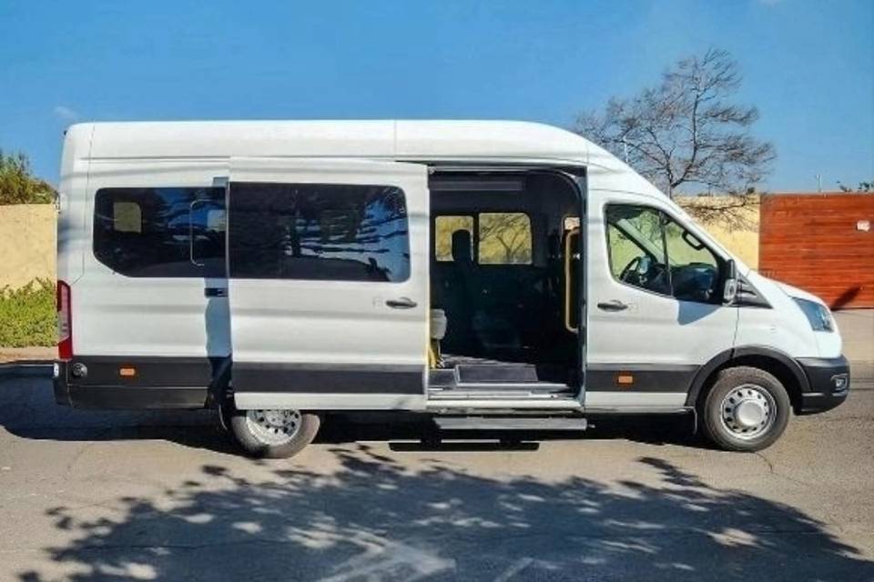 Van matrimonio lado